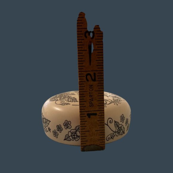 Decorative Round Paperweight With "A Sister Is A Forever Friend" Quote - Picture 6 of 6